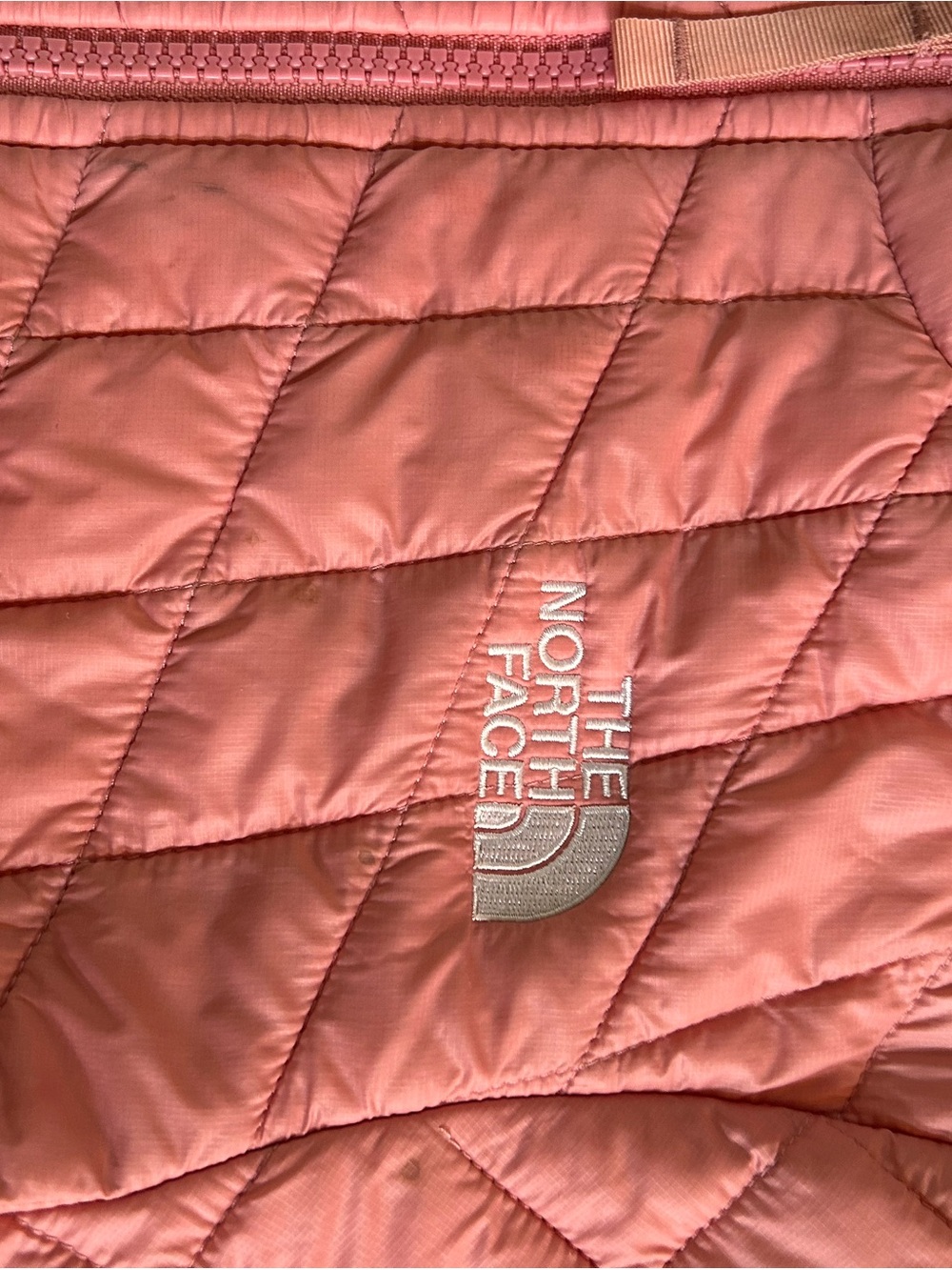 The North Face Girls' Pink Quilted Lightweight Jacket - Picture 3 of 4